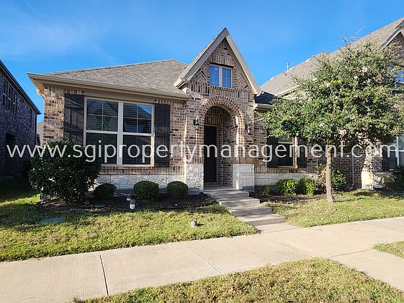 2nd image of 2024 Miramar Dr