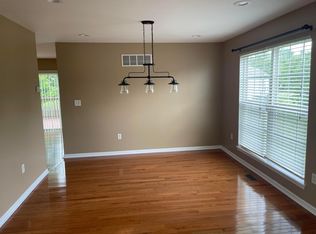 627 Wild Horse Creek Dr, Fairview Heights, IL 62208
