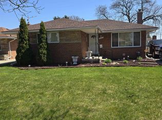 24900 Roxana Ave, Eastpointe, MI 48021