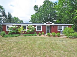 7076 S Dunns Farm Rd, Maple City, MI 49664