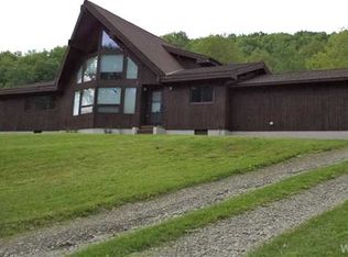 4626 Humphrey Rd, Great valley, NY 14741