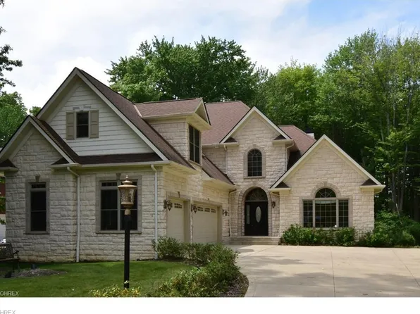 1416 Bradley Rd, Westlake, OH 44145