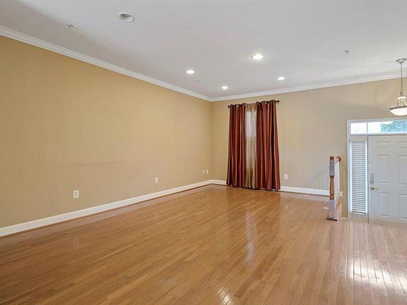 5th image of 513 Whetstone Glen St