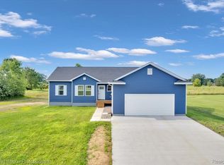 1814 Daley Rd, Lapeer, MI 48446