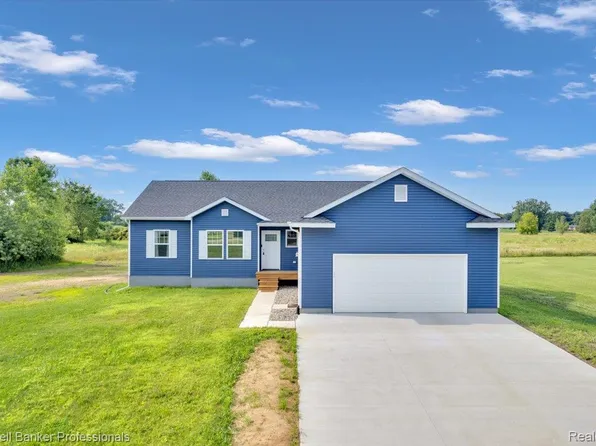 1814 Daley Rd, Lapeer, MI 48446