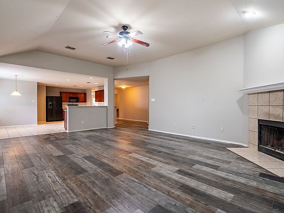 2nd image of 701 Chelsea Dr