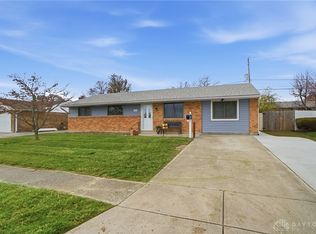 7621 Shalamar Dr, Huber Heights, OH 45424