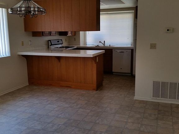 2nd image of 2434 Conway Dr