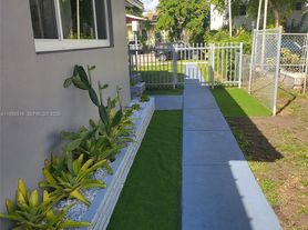 1934 Madison St, Hollywood, FL