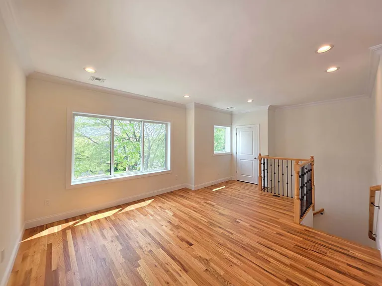 292 Eltingville Blvd #2 — Photo 4
