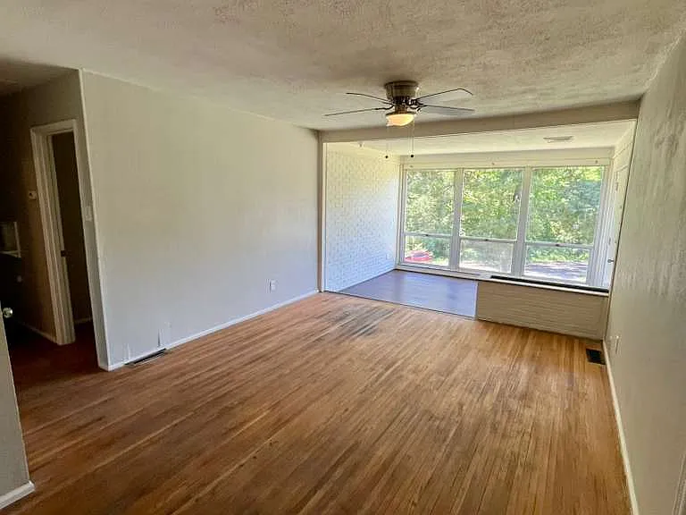10300 Dudley Dr — Photo 8