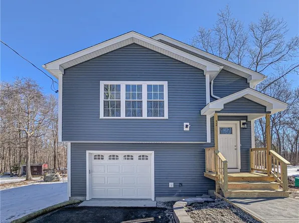 52 Doe Crossing Dr, Pascoag, RI 02859