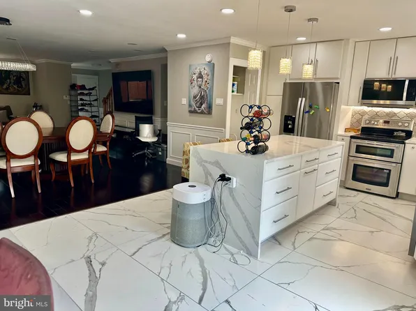 8225 Ruxton Crossing Ct, Towson, MD 21204