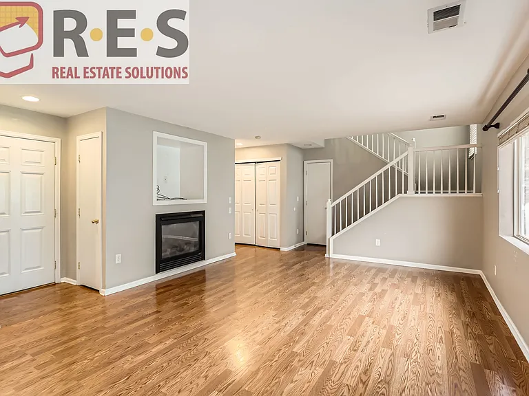 4221 Beautiful Cir — Photo 9