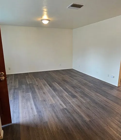345 Vine St — Photo 2