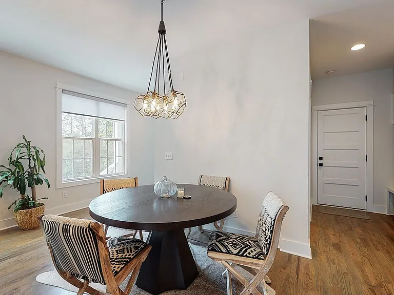 6119A Neighborly Ave — Photo 5