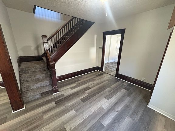 5th image of 219 N Magnolia Ave