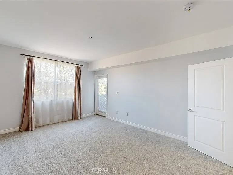 4424 Whitsett Ave #206 — Photo 24