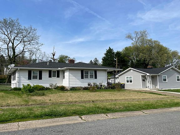 3rd image of 3815 Evelyn Dr