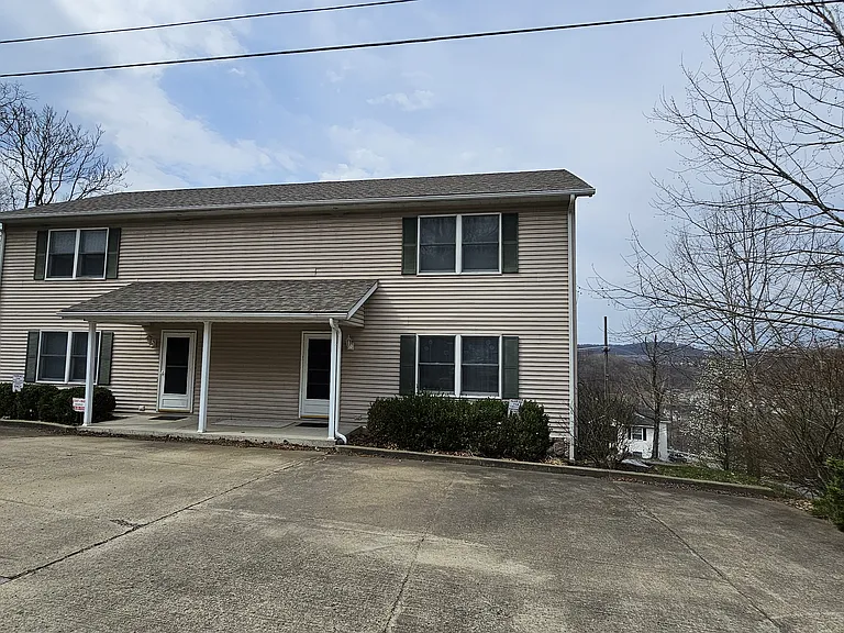 1383 Bergamont St — Photo 1