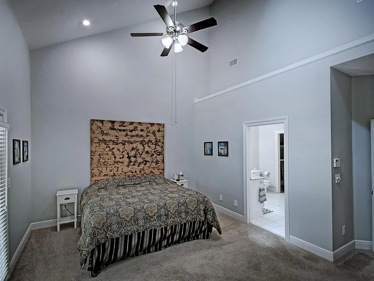 Charleston Cir — Photo 12