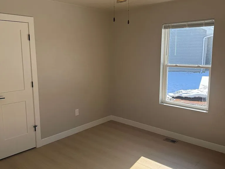 2625 Lawrence Ln — Photo 9