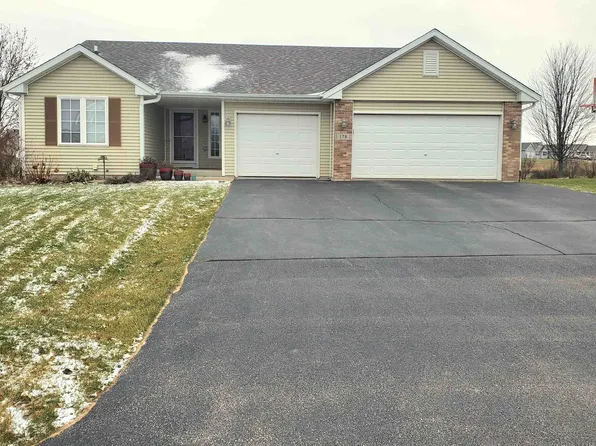 178 Prairie Moon Dr, Davis Junction, IL 61020