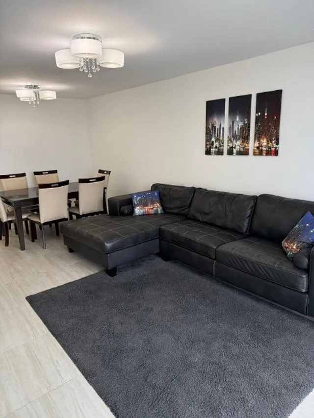1 bed, 1.5 bath, 1061 sqft, $2,600 — Photo 3