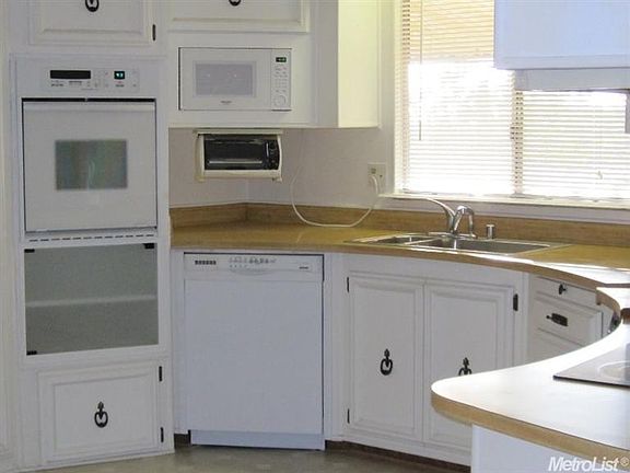 4th image of 12311 Pepperwood Cir