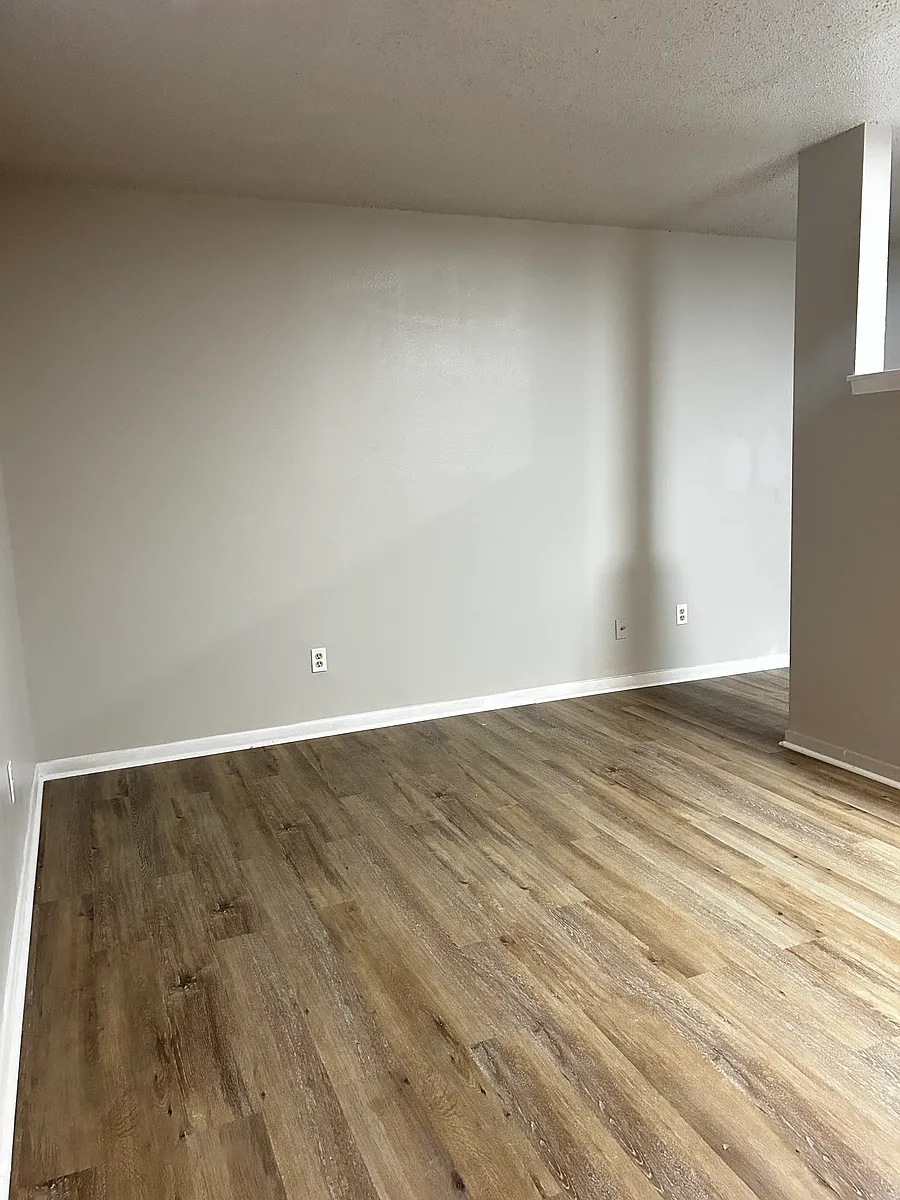 Building Photo - 115 E Hefferman St #202