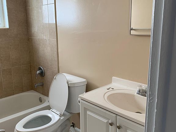 5th image of 1601 NW 8th Ave
