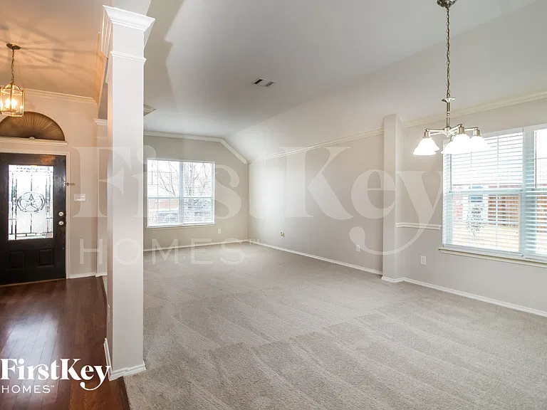 424 Stampede Ct — Photo 5
