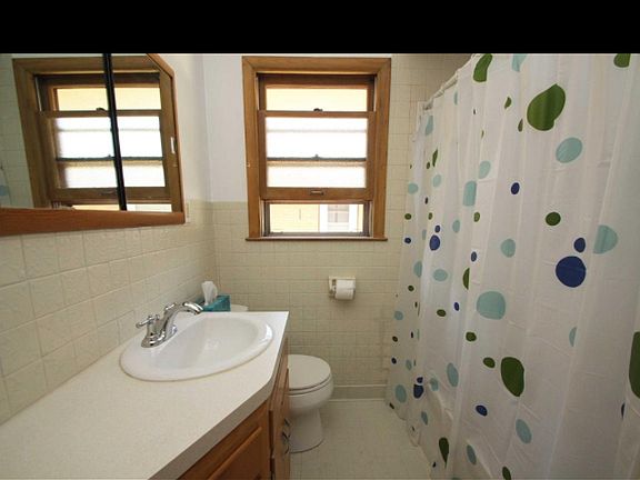 Full bathroom