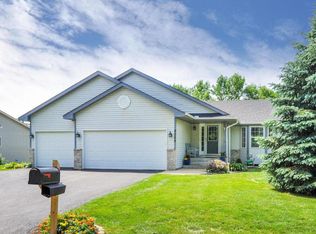 9059 Glacier Rd, Saint Bonifacius, MN 55375