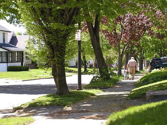 Nice, tree-lined street, couple hundred yard walk to Strong