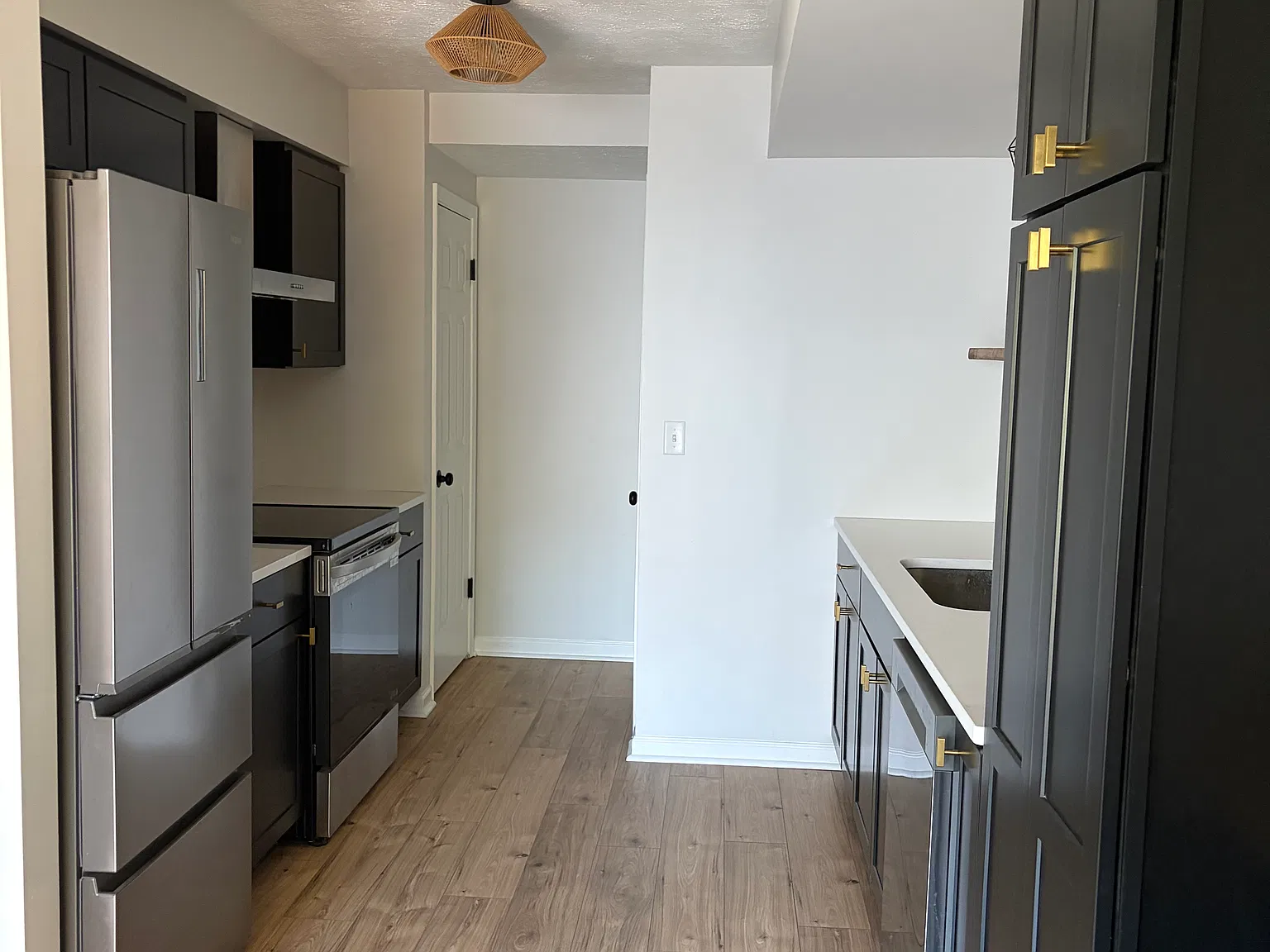 2 bed, 1.5 bath, 900 sqft, $2,200 — Photo 1