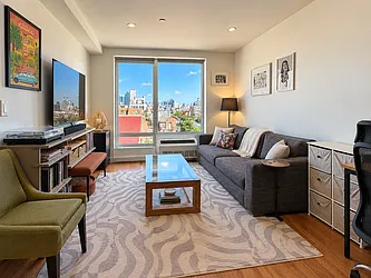 184 Eagle Street, #6