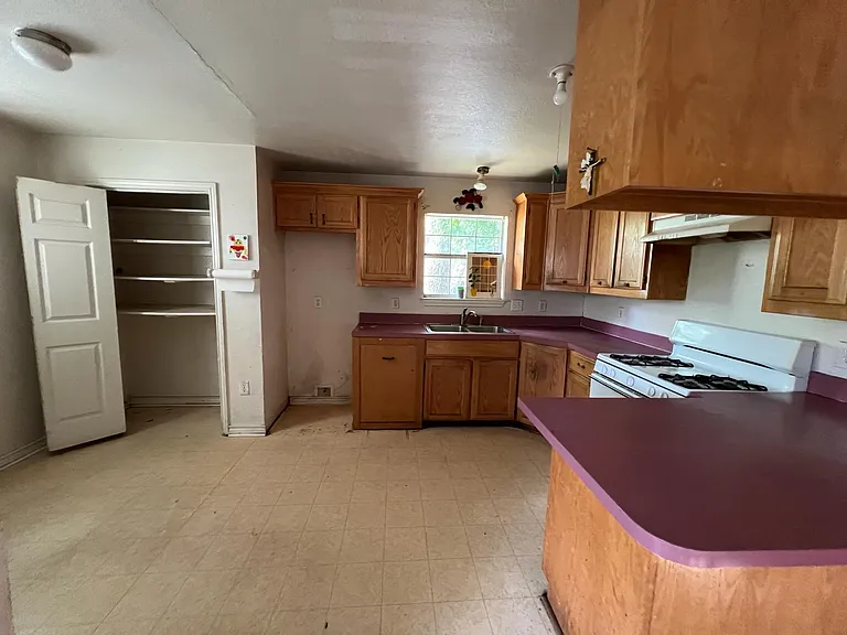 716 N Bradshaw St — Photo 4