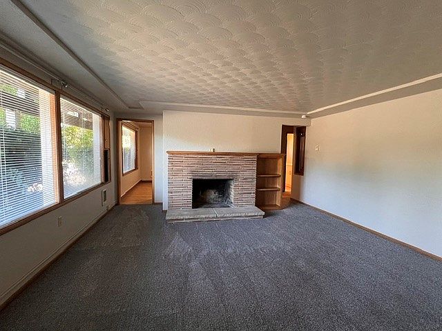 1st image of 407 Regents Blvd #407