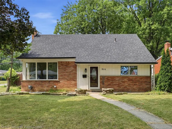 711 Jamaica Dr, Troy, MI 48083