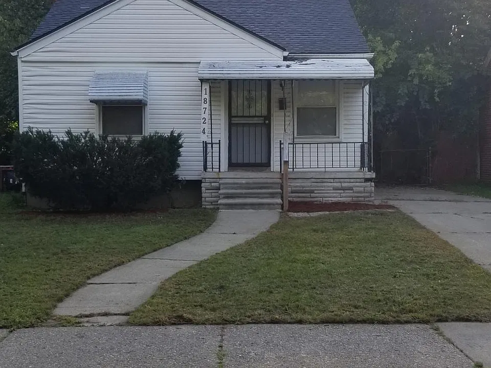 18724 Grandville Ave