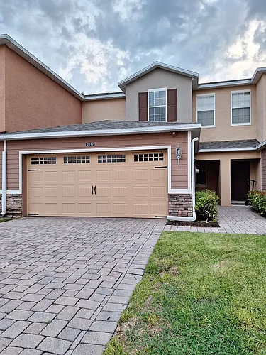 1017 Priory Cir Photo 1