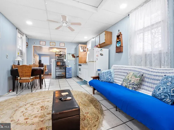 17 Valley Rd, Earleville, MD 21919