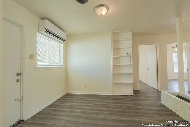 131 Brettonwood Dr — Photo 9