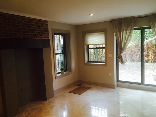 Rented by Elite NY Holdings | media 68