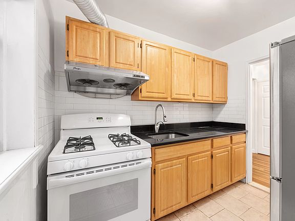 5th image of 44-16 Macnish St APT 1B