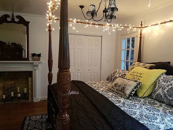 MBR/Ensuite/fireplc/walk-in