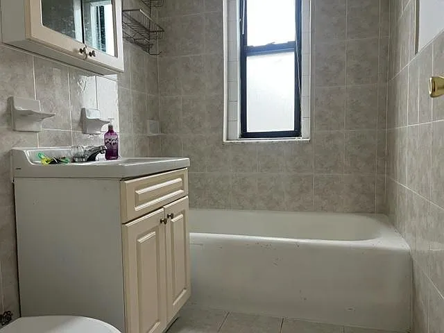 3067 Roberts Ave #7K — Photo 4