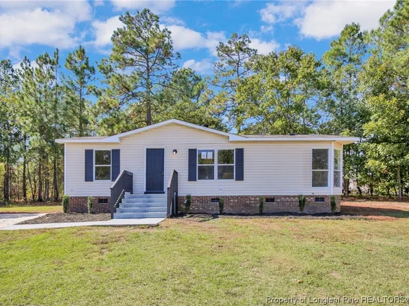 96 Tryon Ct E, Spring Lake, NC 28390