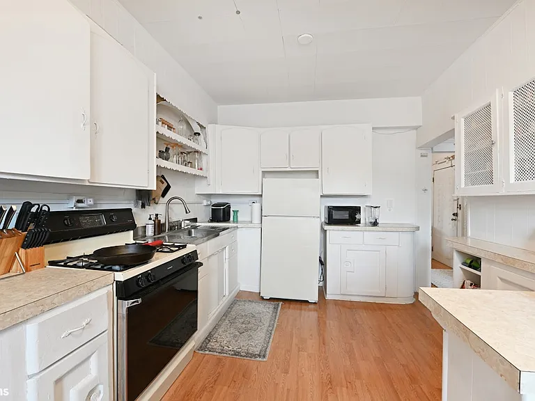 902 Park Ave #4 — Photo 10